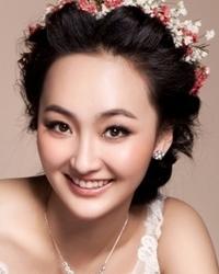 于震的前妻方柏霓,两人是在拍电视剧《火线》剧组中相恋.