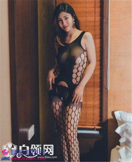 闫盼盼单手解内衣扣视频_美女单手解内衣扣视频